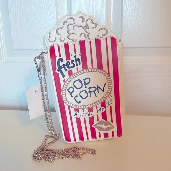NWT Popcorn Bucket crossbody bag - Picture 1 of 8